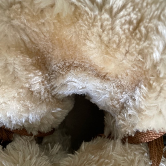 UGG BOOTS…Slightly Used- A classic staple to any fall wardrobe! - Picture 5 of 5